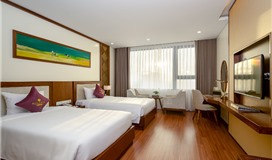 Grand Partial Ocean View Triple